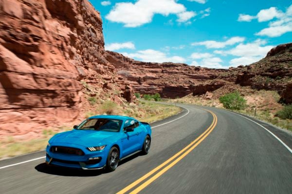 Ford Extends Shelby GT350 and GT350R Mustang Availability to 2018 Model Year